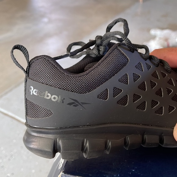 Women new pair Reebok work size 7M - Picture 9 of 9